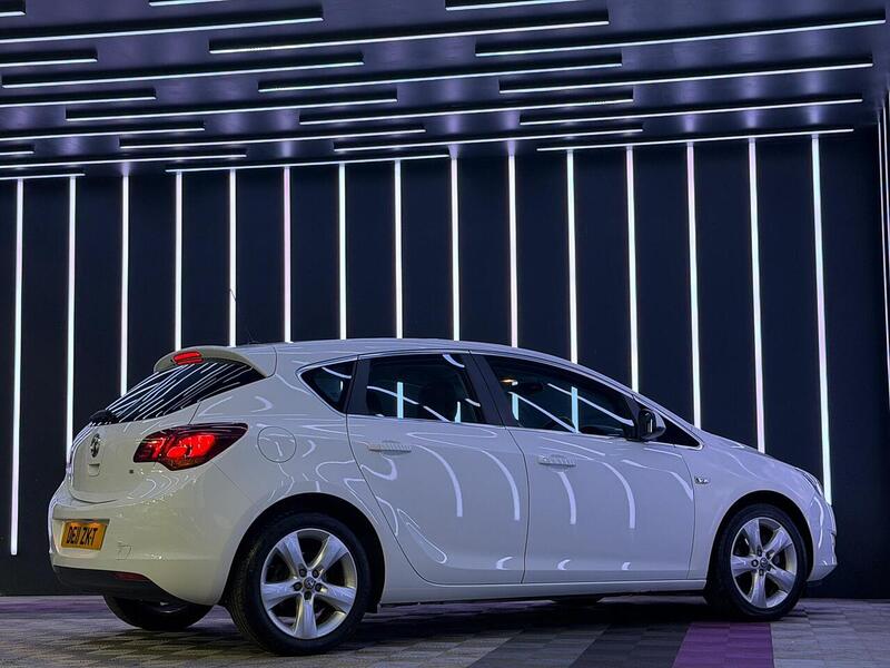 Vauxhall Astra 1.6 16v SRi Auto Euro 5 5dr - U581