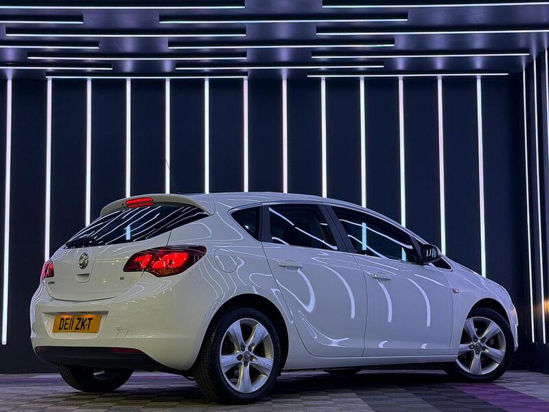 Vauxhall Astra 1.6 16v SRi Auto Euro 5 5dr - U581