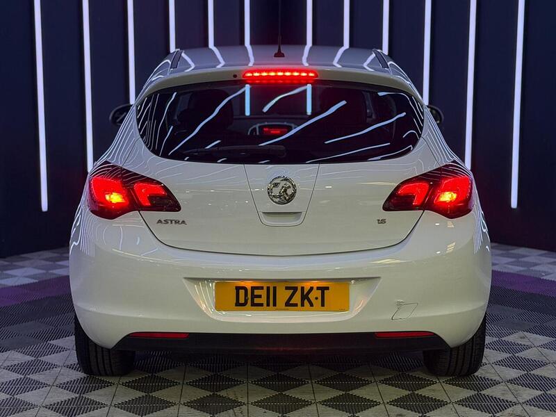 Vauxhall Astra 1.6 16v SRi Auto Euro 5 5dr - U581