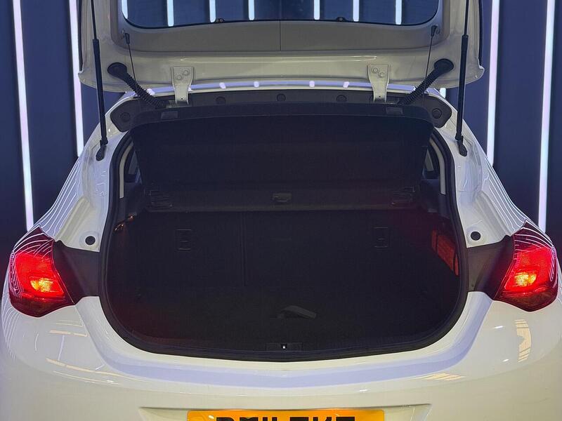 Vauxhall Astra 1.6 16v SRi Auto Euro 5 5dr - U581