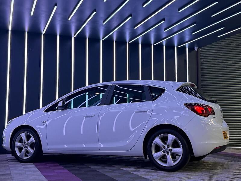 Vauxhall Astra 1.6 16v SRi Auto Euro 5 5dr - U581