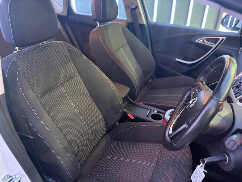 Vauxhall Astra 1.6 16v SRi Auto Euro 5 5dr - U581
