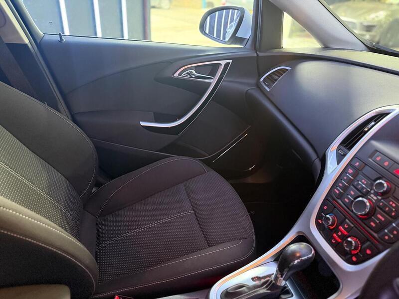 Vauxhall Astra 1.6 16v SRi Auto Euro 5 5dr - U581