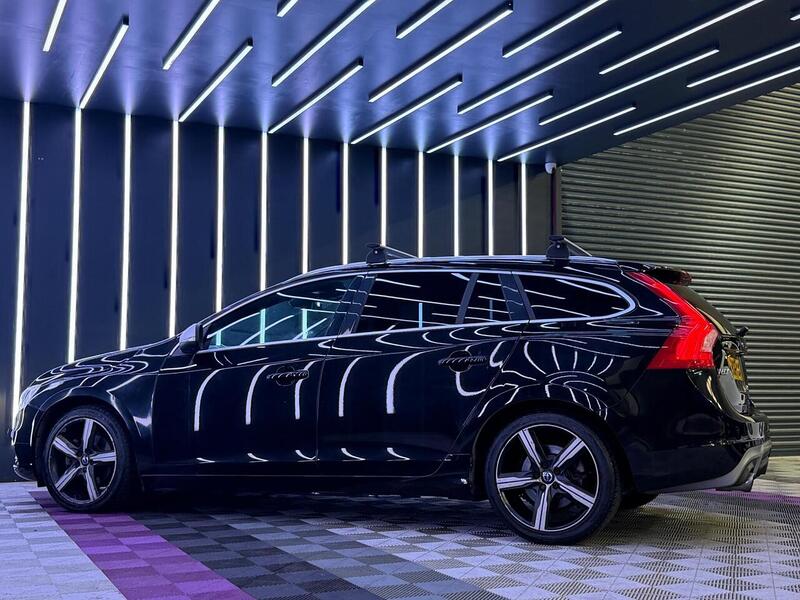 Volvo V60 2.0 D3 R-Design Lux Nav Auto Euro 6 (s/s) 5dr - U595