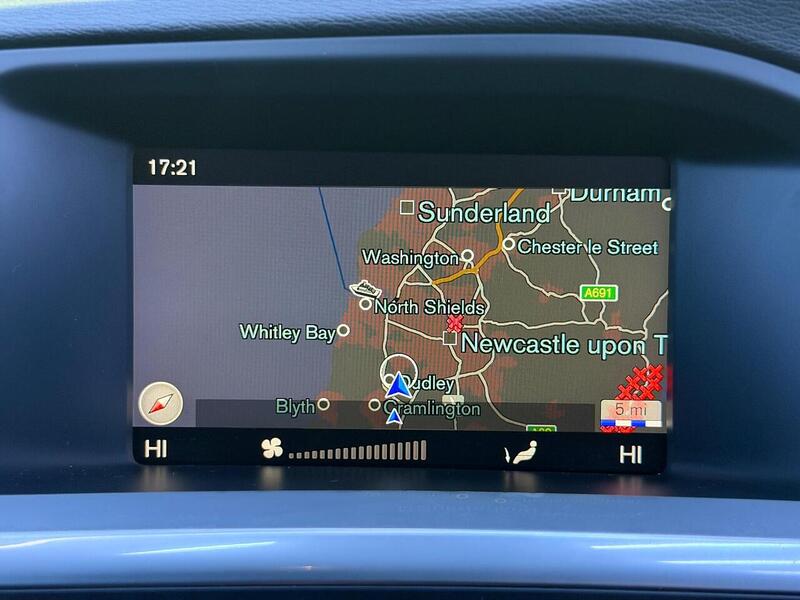 Volvo V60 2.0 D3 R-Design Lux Nav Auto Euro 6 (s/s) 5dr - U595