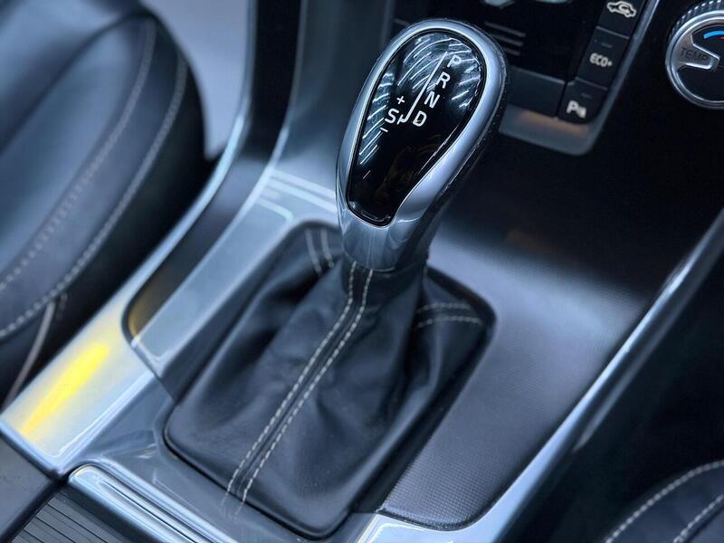 Volvo V60 2.0 D3 R-Design Lux Nav Auto Euro 6 (s/s) 5dr - U595