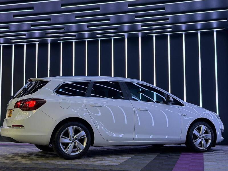 Vauxhall Astra 1.6 16V SRi Sports Tourer Auto Euro 5 5dr - U597