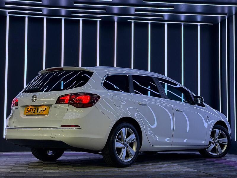 Vauxhall Astra 1.6 16V SRi Sports Tourer Auto Euro 5 5dr - U597