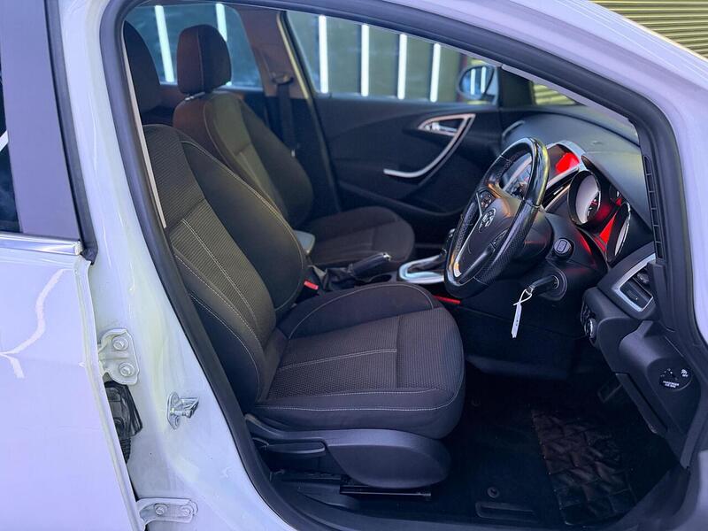 Vauxhall Astra 1.6 16V SRi Sports Tourer Auto Euro 5 5dr - U597