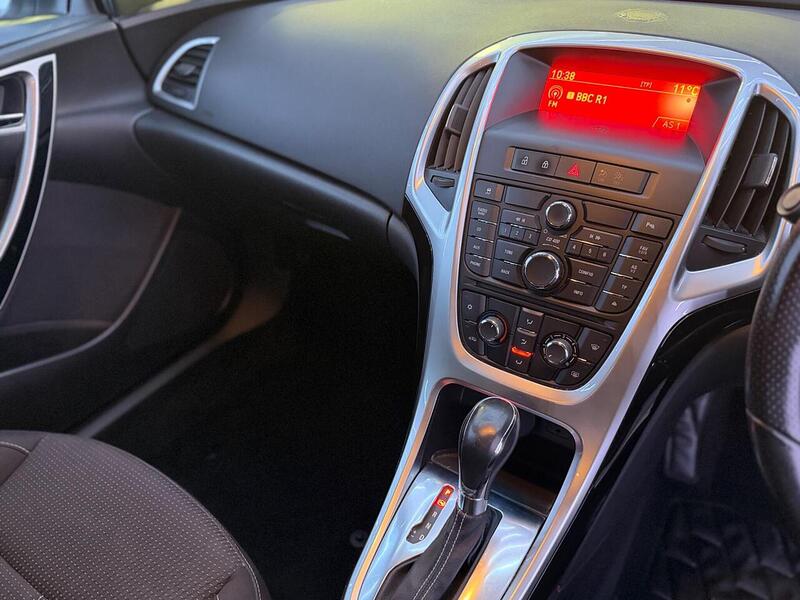 Vauxhall Astra 1.6 16V SRi Sports Tourer Auto Euro 5 5dr - U597