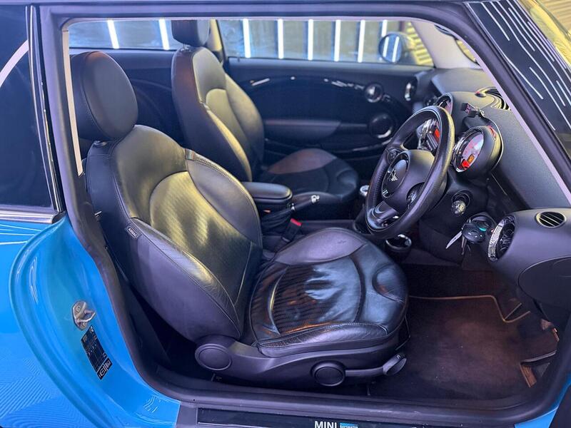 MINI Hatch 1.6 Cooper Bayswater Euro 5 (s/s) 3dr - U599