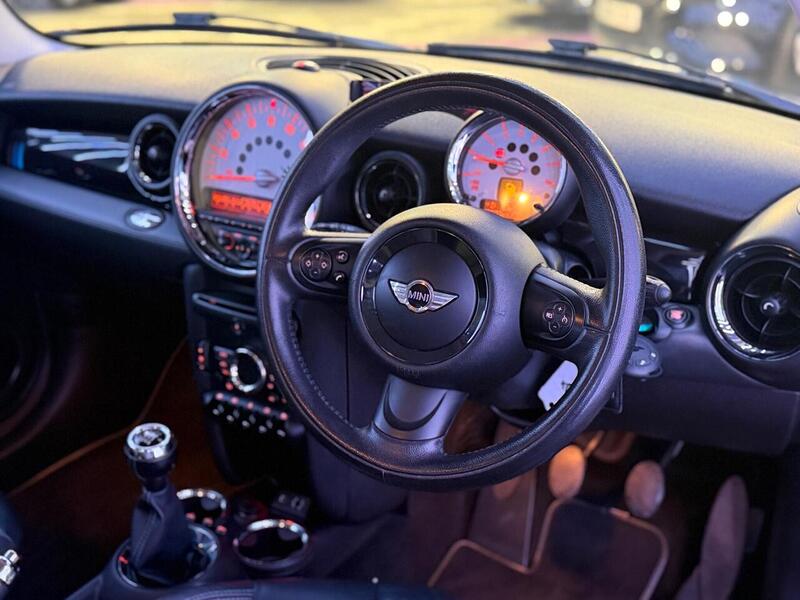 MINI Hatch 1.6 Cooper Bayswater Euro 5 (s/s) 3dr - U599