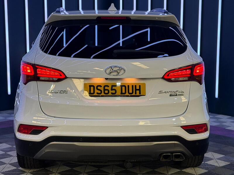 Hyundai Santa Fe 2.2 CRDi Blue Drive Premium SE 4WD Euro 6 (s/s) 5dr (7 Seat) - U602