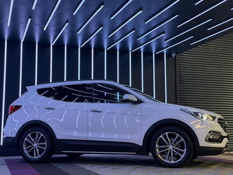Hyundai Santa Fe 2.2 CRDi Blue Drive Premium SE 4WD Euro 6 (s/s) 5dr (7 Seat) - U602