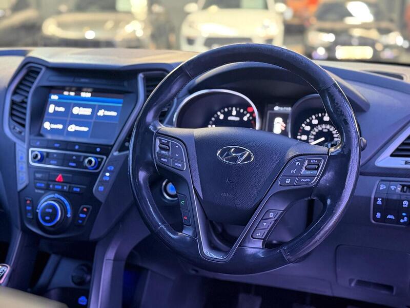 Hyundai Santa Fe 2.2 CRDi Blue Drive Premium SE 4WD Euro 6 (s/s) 5dr (7 Seat) - U602