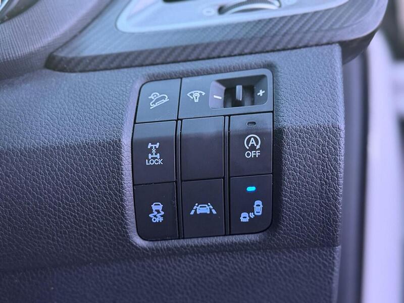 Hyundai Santa Fe 2.2 CRDi Blue Drive Premium SE 4WD Euro 6 (s/s) 5dr (7 Seat) - U602