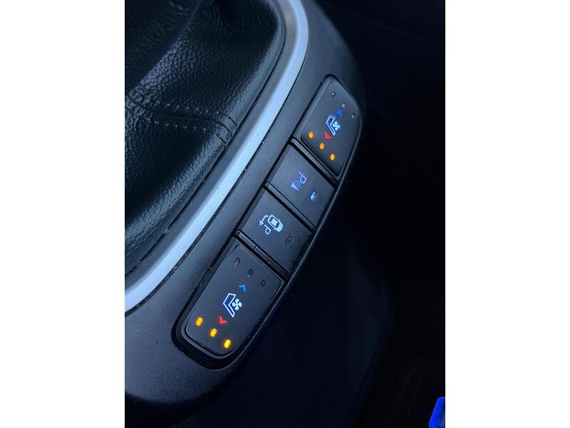 Hyundai Santa Fe 2.2 CRDi Blue Drive Premium SE 4WD Euro 6 (s/s) 5dr (7 Seat) - U602