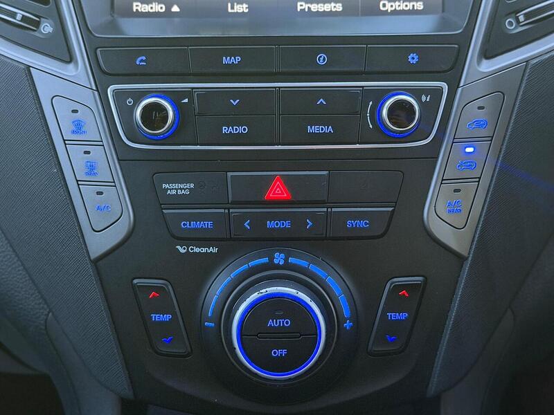 Hyundai Santa Fe 2.2 CRDi Blue Drive Premium SE 4WD Euro 6 (s/s) 5dr (7 Seat) - U602