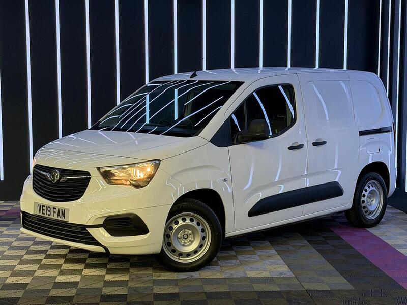 Vauxhall Combo 1.6 Turbo D 2000 Sportive L1 H1 Euro 6 (s/s) 4dr - U634