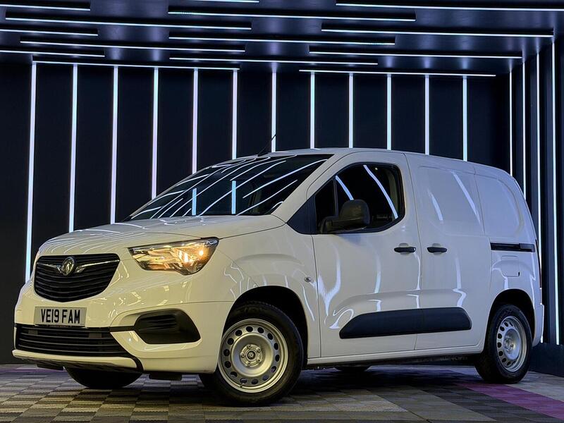 Vauxhall Combo 1.6 Turbo D 2000 Sportive L1 H1 Euro 6 (s/s) 4dr - U634