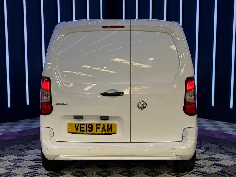Vauxhall Combo 1.6 Turbo D 2000 Sportive L1 H1 Euro 6 (s/s) 4dr - U634