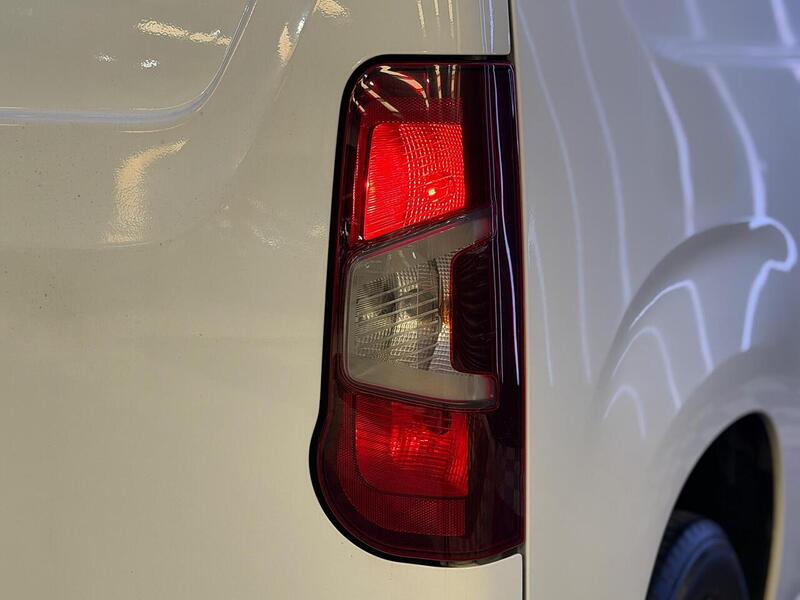 Vauxhall Combo 1.6 Turbo D 2000 Sportive L1 H1 Euro 6 (s/s) 4dr - U634