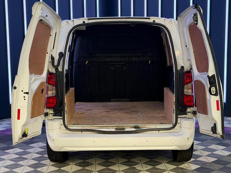 Vauxhall Combo 1.6 Turbo D 2000 Sportive L1 H1 Euro 6 (s/s) 4dr - U634