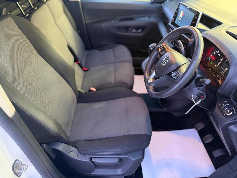 Vauxhall Combo 1.6 Turbo D 2000 Sportive L1 H1 Euro 6 (s/s) 4dr - U634