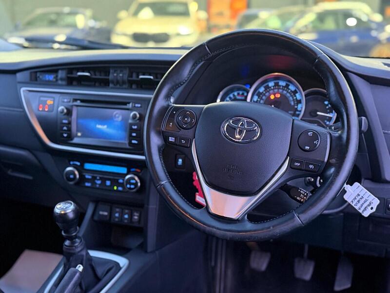 Toyota Auris 1.33 Dual VVT-i Icon Plus Euro 5 (s/s) 5dr - U640