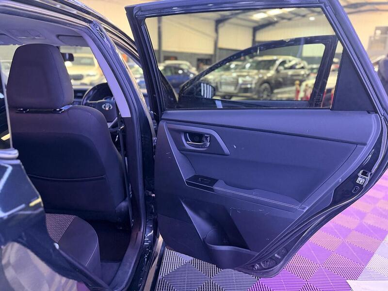 Toyota Auris 1.33 Dual VVT-i Icon Plus Euro 5 (s/s) 5dr - U640