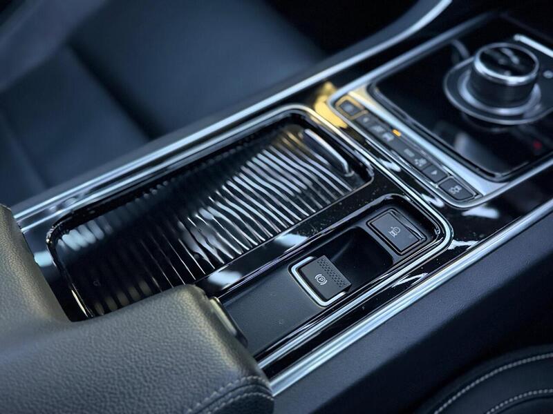 Jaguar XE 2.0i GPF R-Sport Auto Euro 6 (s/s) 4dr - U666