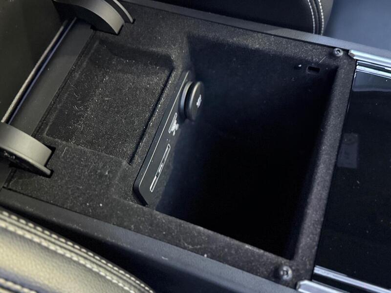 Jaguar XE 2.0i GPF R-Sport Auto Euro 6 (s/s) 4dr - U666