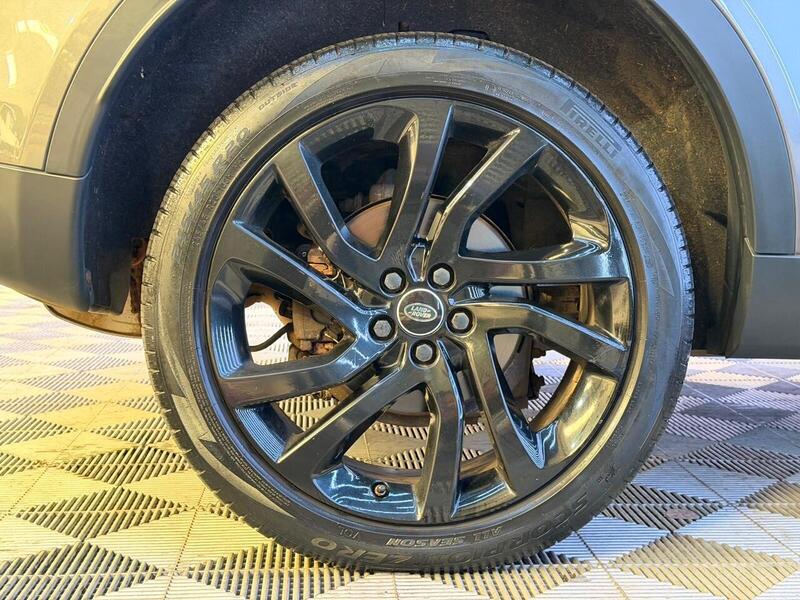 Land Rover Discovery Sport 2.0 TD4 HSE Black Auto 4WD Euro 6 (s/s) 5dr - U674