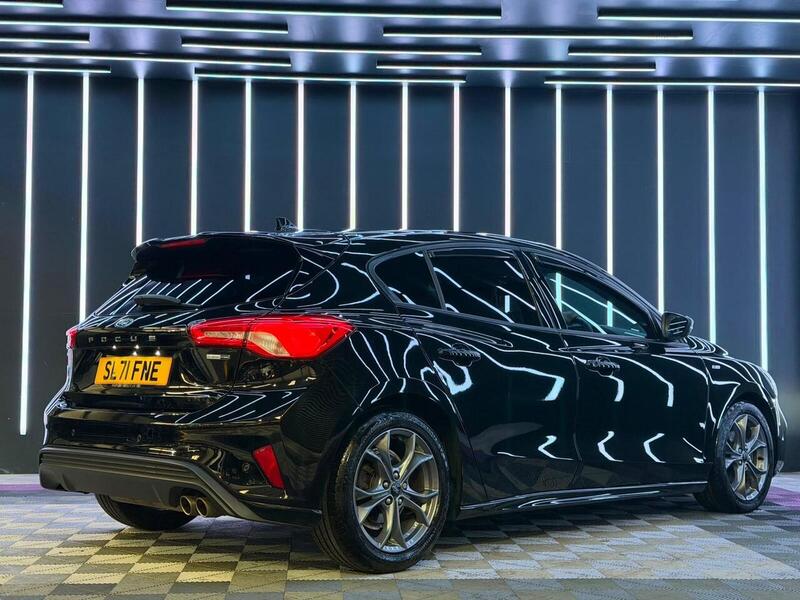 Ford Focus 1.0T EcoBoost ST-Line Edition Euro 6 (s/s) 5dr - U677