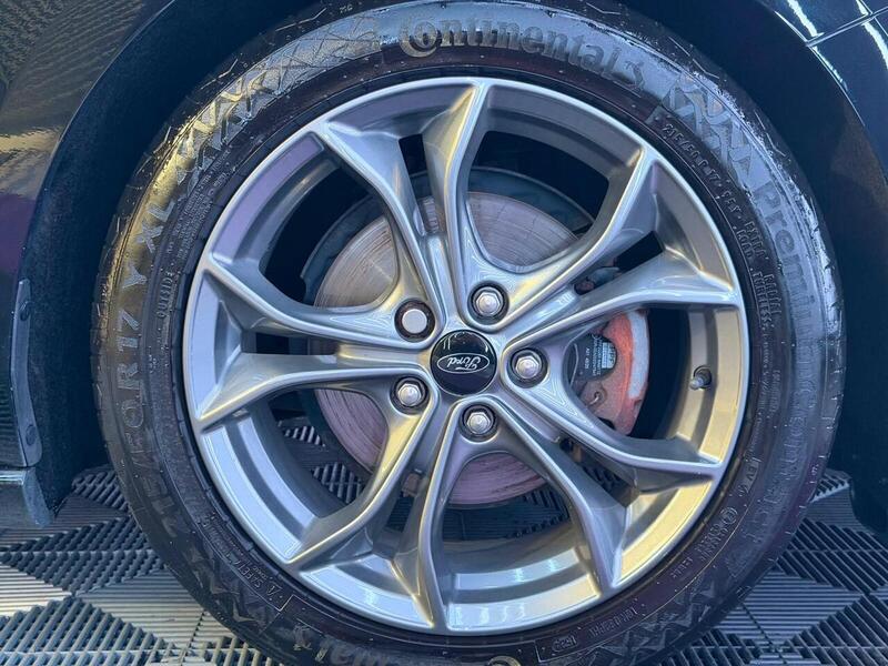 Ford Focus 1.0T EcoBoost ST-Line Edition Euro 6 (s/s) 5dr - U677