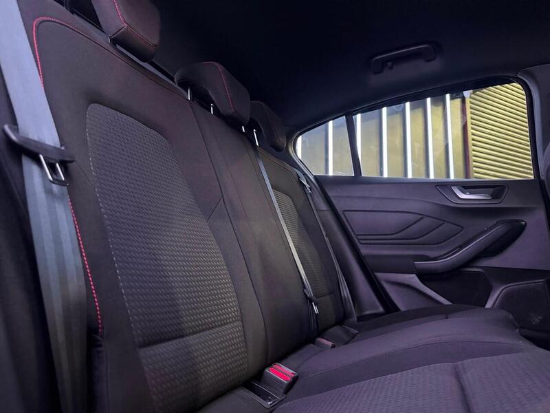 Ford Focus 1.0T EcoBoost ST-Line Edition Euro 6 (s/s) 5dr - U677
