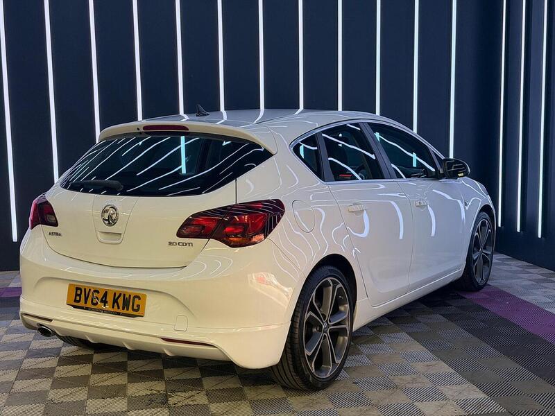 Vauxhall Astra 2.0 CDTi Tech Line GT Euro 5 (s/s) 5dr - U680