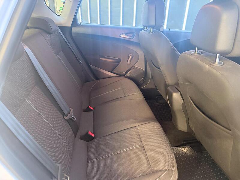 Vauxhall Astra 2.0 CDTi Tech Line GT Euro 5 (s/s) 5dr - U680