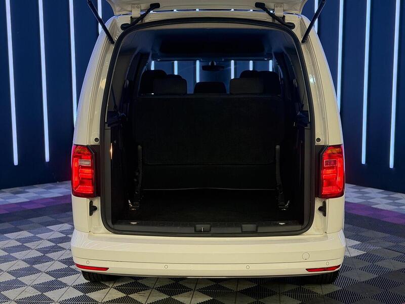 Volkswagen Caddy Maxi Life 2.0 TDI BlueMotion Tech DSG Euro 6 (s/s) 5dr - U686