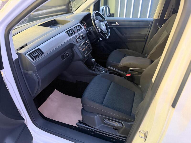 Volkswagen Caddy Maxi Life 2.0 TDI BlueMotion Tech DSG Euro 6 (s/s) 5dr - U686