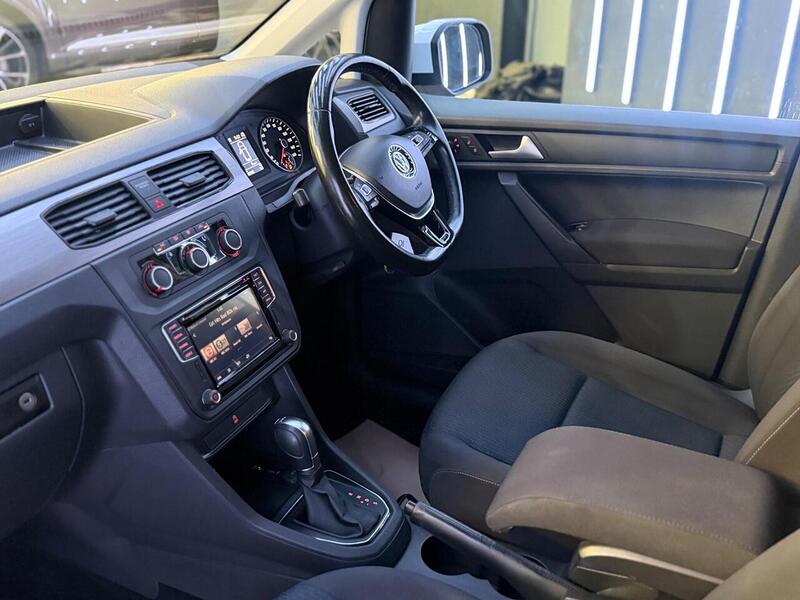 Volkswagen Caddy Maxi Life 2.0 TDI BlueMotion Tech DSG Euro 6 (s/s) 5dr - U686