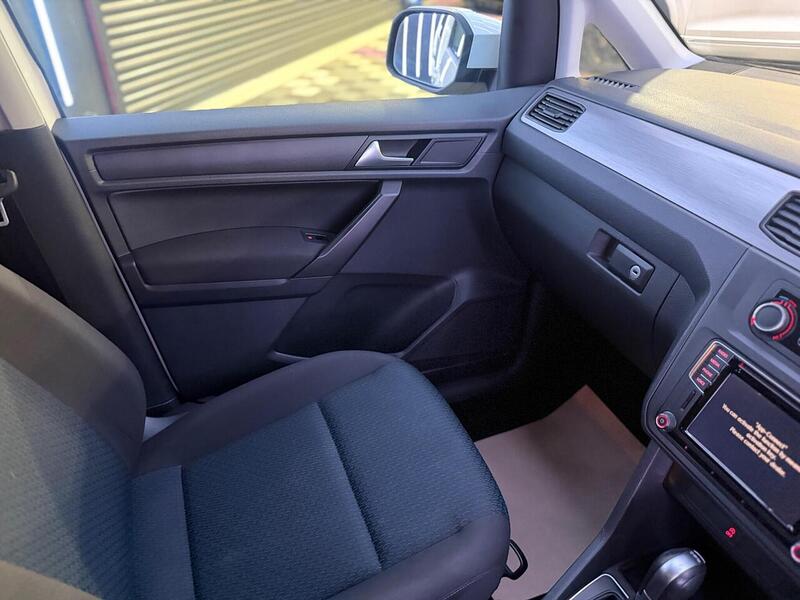 Volkswagen Caddy Maxi Life 2.0 TDI BlueMotion Tech DSG Euro 6 (s/s) 5dr - U686