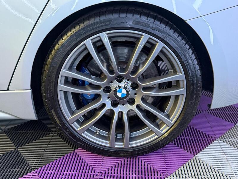 BMW 3 Series 2.0 320i M Sport Shadow Edition Touring Euro 6 (s/s) 5dr - U690
