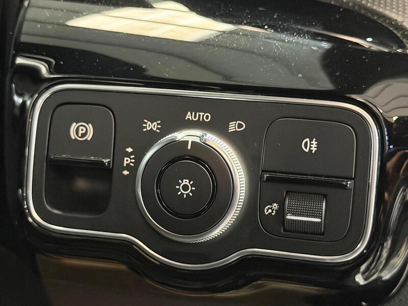 Mercedes-Benz A Class 1.5 A180d AMG Line (Executive) 7G-DCT Euro 6 (s/s) 5dr - U694