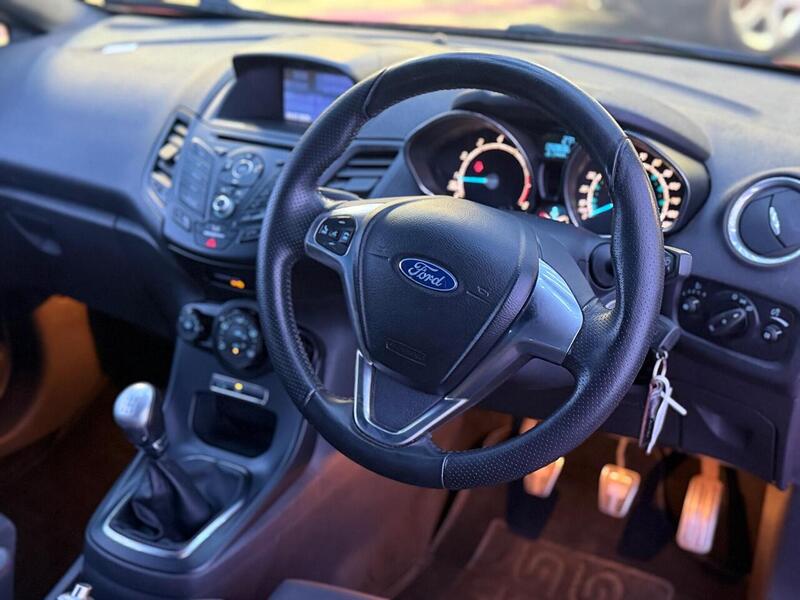 Ford Fiesta 1.0T EcoBoost ST-Line Euro 6 (s/s) 3dr - U698