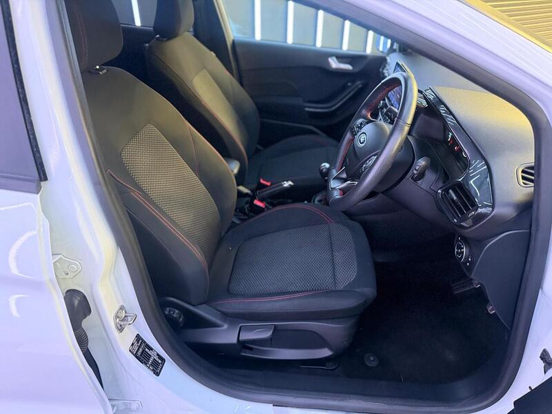 Ford Fiesta 1.0T EcoBoost ST-Line Edition Euro 6 (s/s) 5dr - U701