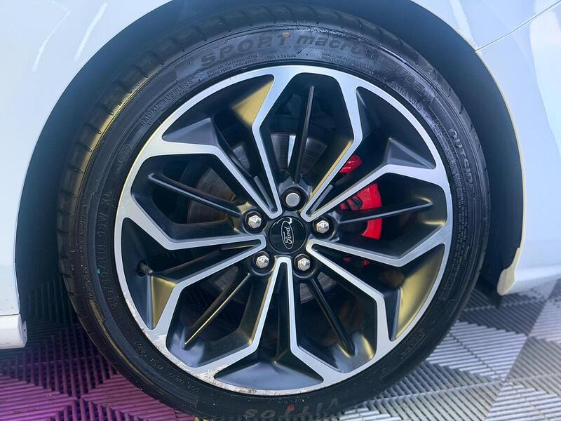 Ford Focus 1.0T EcoBoost ST-Line X Euro 6 (s/s) 5dr - U710