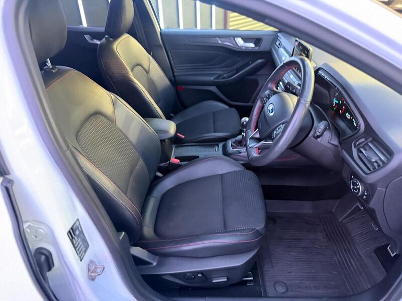 Ford Focus 1.0T EcoBoost ST-Line X Euro 6 (s/s) 5dr - U710