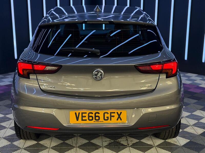 Vauxhall Astra 1.4i Turbo Elite Nav Euro 6 5dr - U711