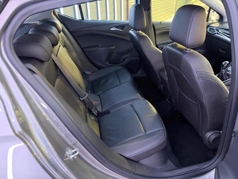 Vauxhall Astra 1.4i Turbo Elite Nav Euro 6 5dr - U711